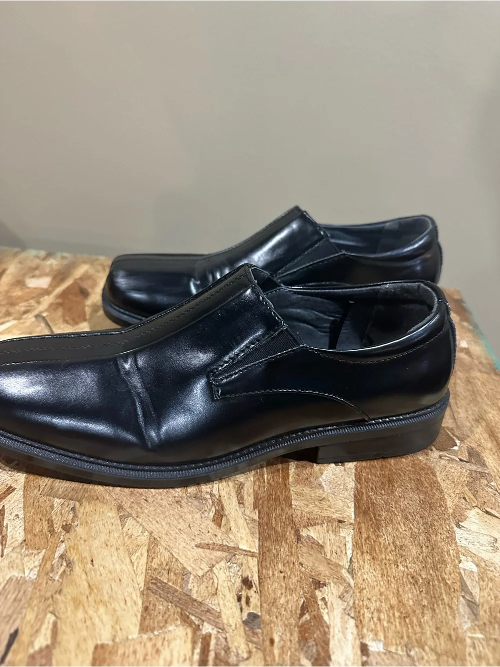 Deer Stags Black Slip-On Leather Loafers